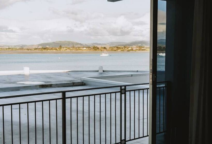 בית מלון כפרי Trinity Wharf Tauranga