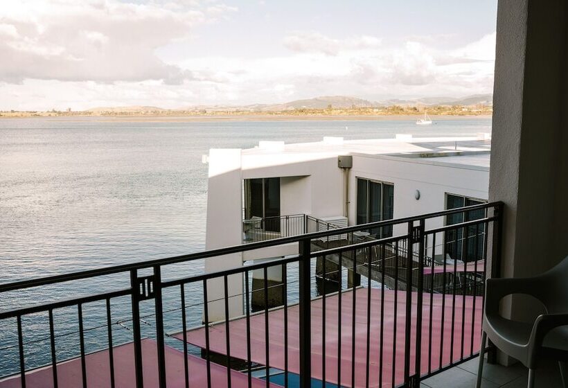 בית מלון כפרי Trinity Wharf Tauranga