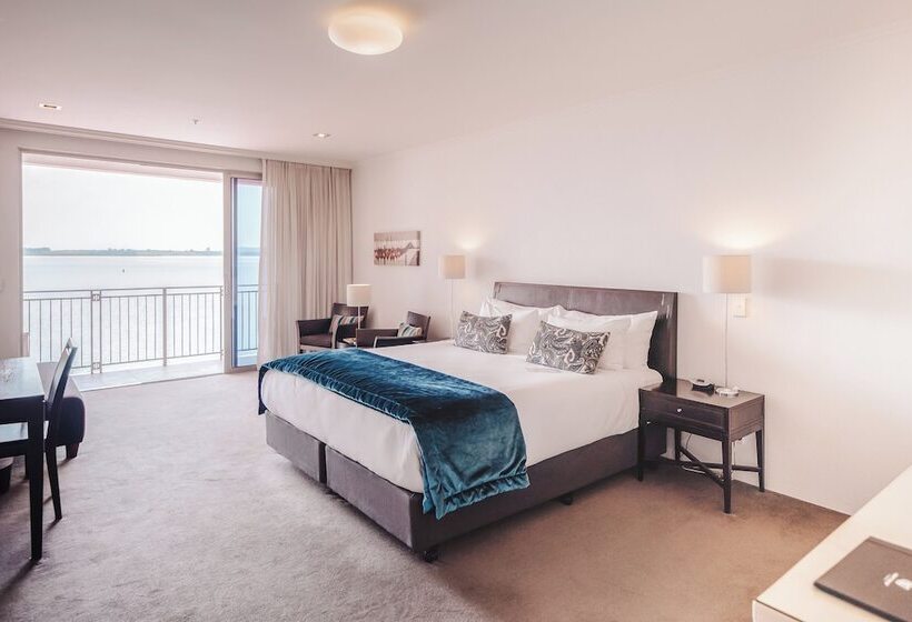 בית מלון כפרי Trinity Wharf Tauranga