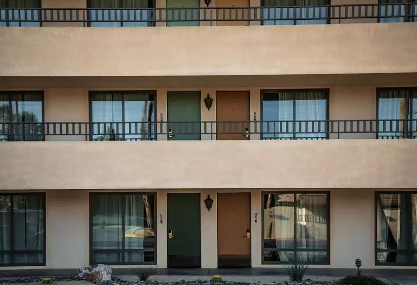 Vagabond Motor Hotel   Palm Springs