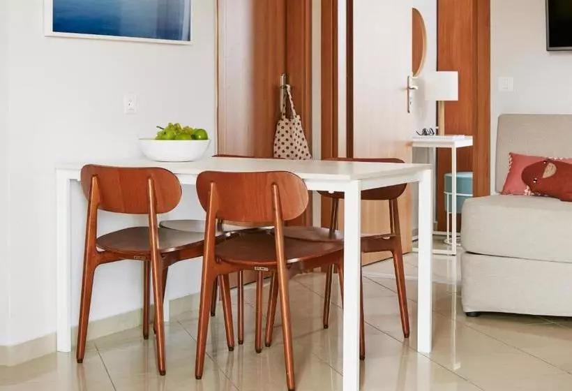 ホテル Caldera Beach