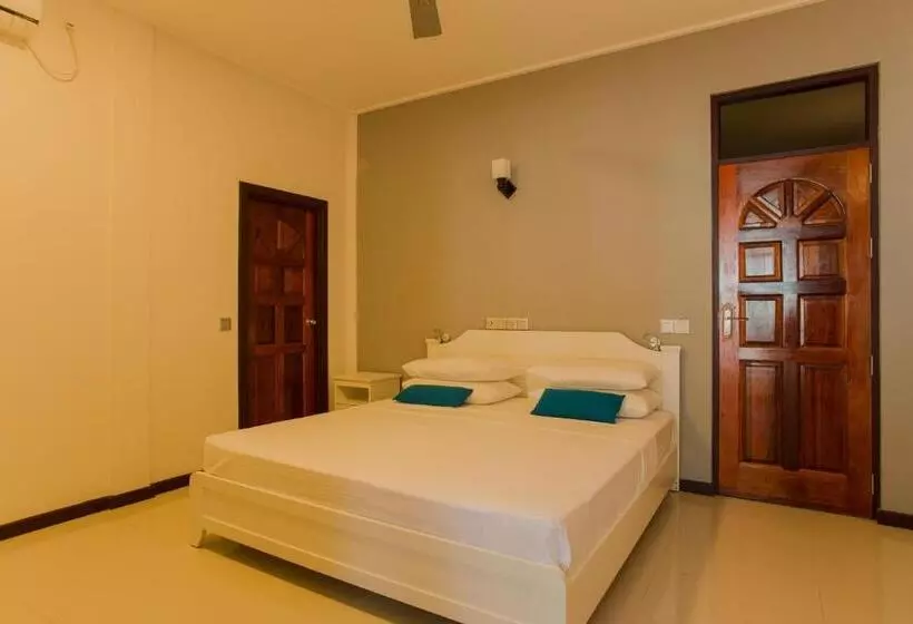 هتل Riveli Retreat Mathiveri