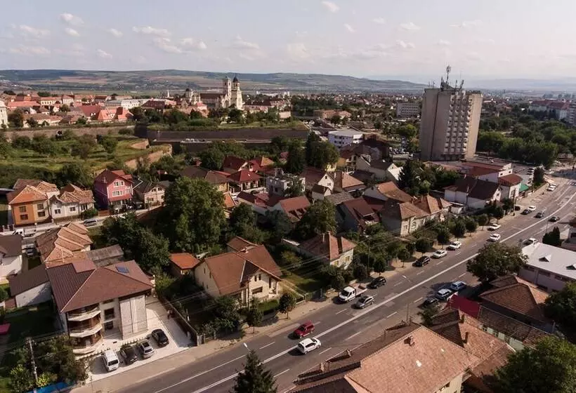 ホテル Ave, Alba!