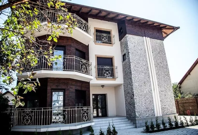 ホテル Ave, Alba!