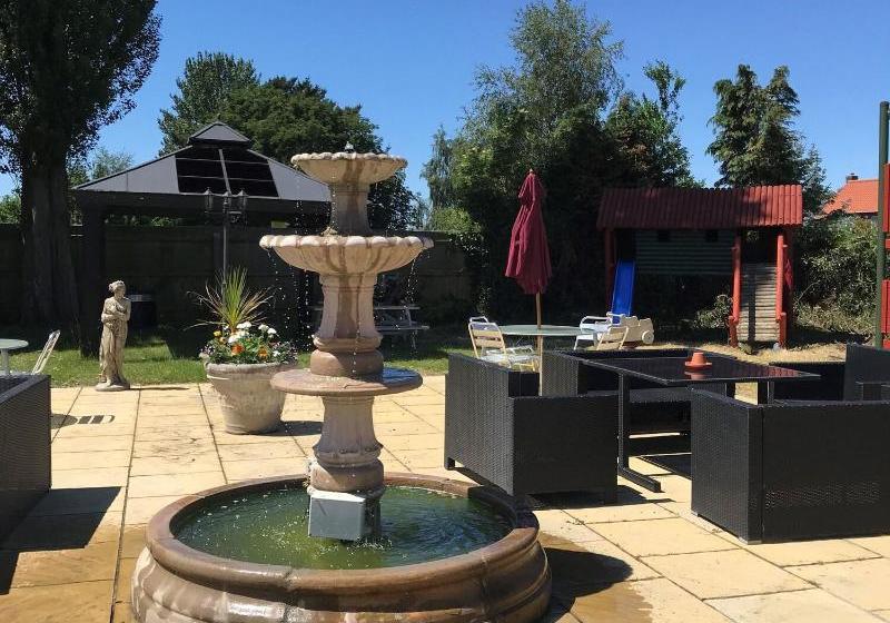 酒店 Black Bull Inn