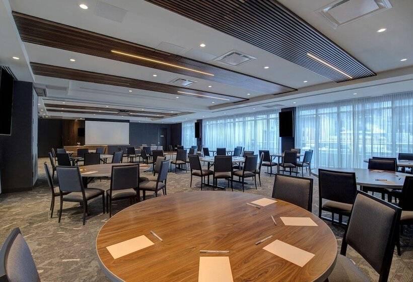 호텔 Hampton Inn By Hilton Montreal Downtown