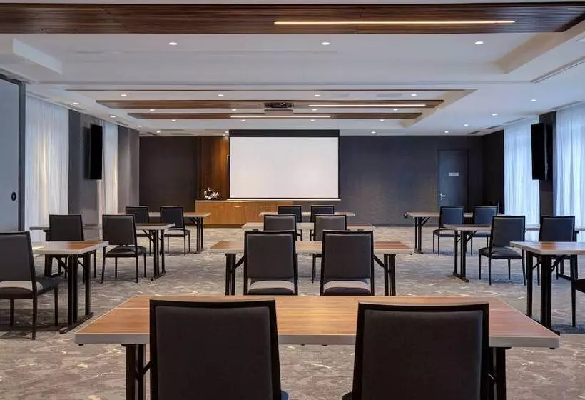 ホテル Hampton Inn By Hilton Montreal Downtown