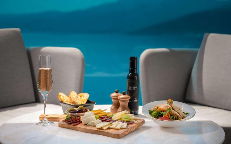 בית מלון כפרי Hilton Rijeka Costabella Beach Resort & Spa