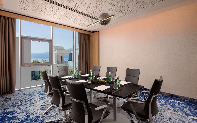 בית מלון כפרי Hilton Rijeka Costabella Beach Resort & Spa