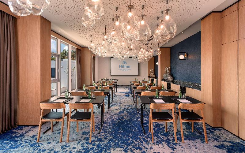 בית מלון כפרי Hilton Rijeka Costabella Beach Resort & Spa