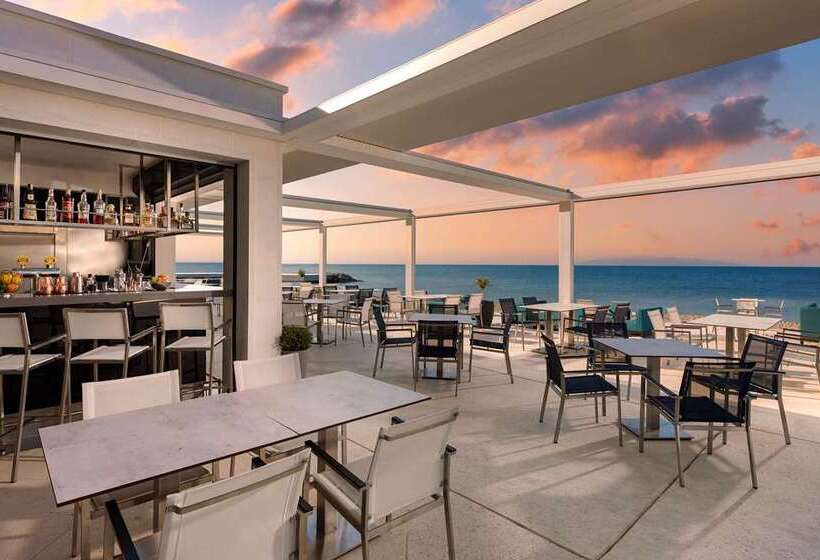 בית מלון כפרי Hilton Rijeka Costabella Beach Resort & Spa