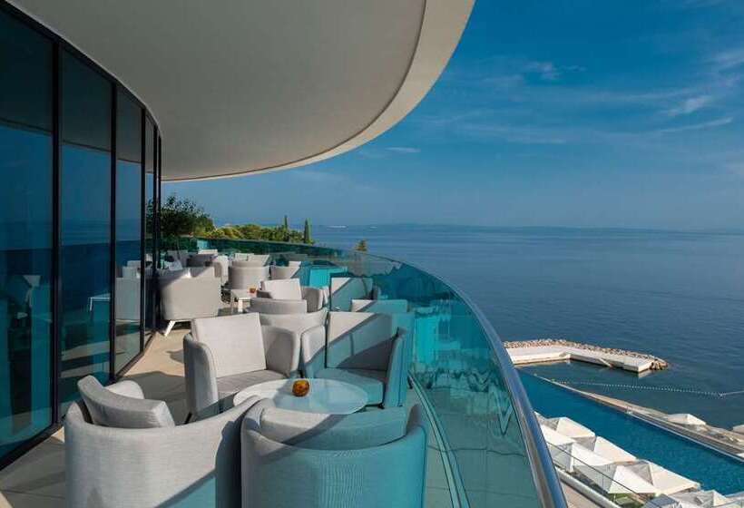 בית מלון כפרי Hilton Rijeka Costabella Beach Resort & Spa