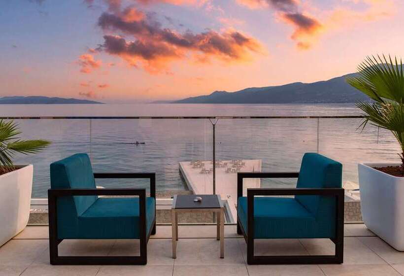 בית מלון כפרי Hilton Rijeka Costabella Beach Resort & Spa