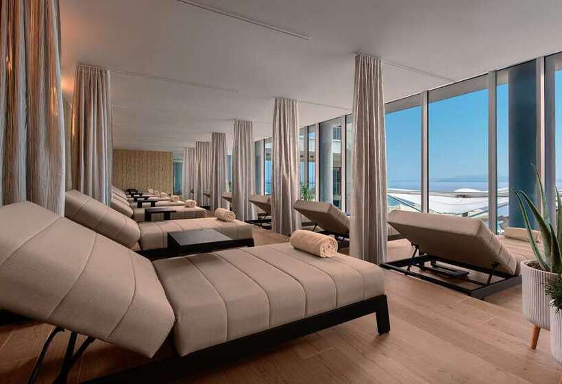 בית מלון כפרי Hilton Rijeka Costabella Beach Resort & Spa