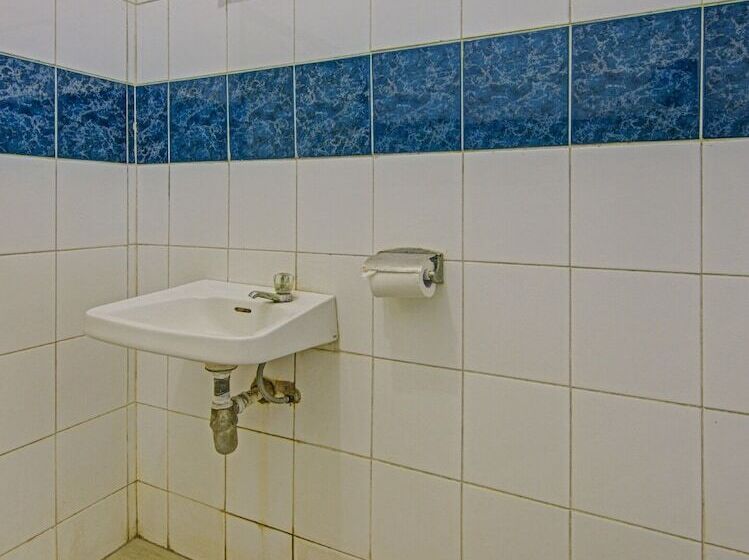 בית מלון כפרי Istana By Oyo Rooms