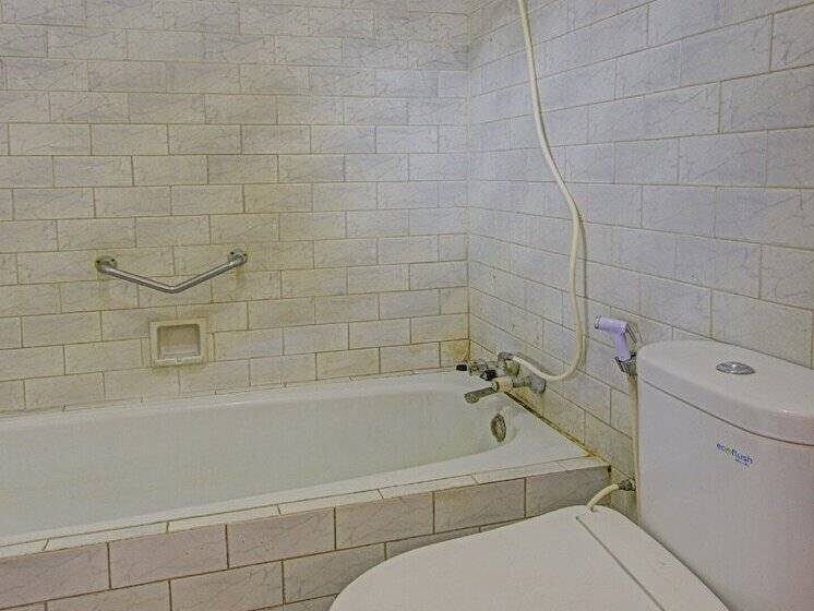 בית מלון כפרי Istana By Oyo Rooms