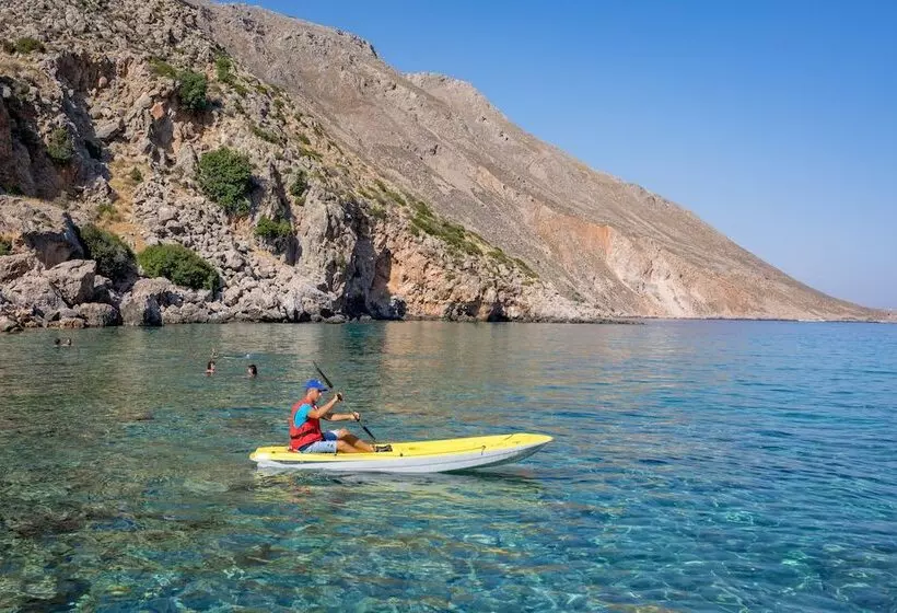 Hotelli John Akroyiali Rooms