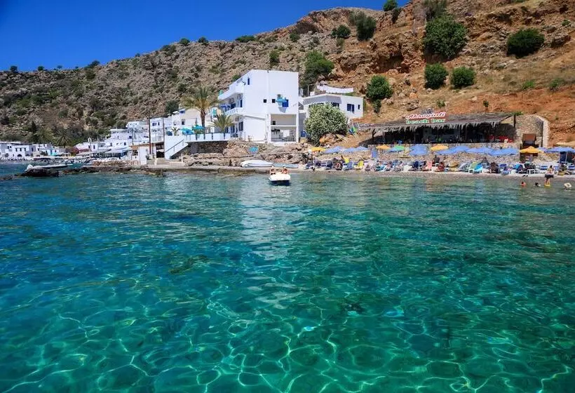 Hotelli John Akroyiali Rooms