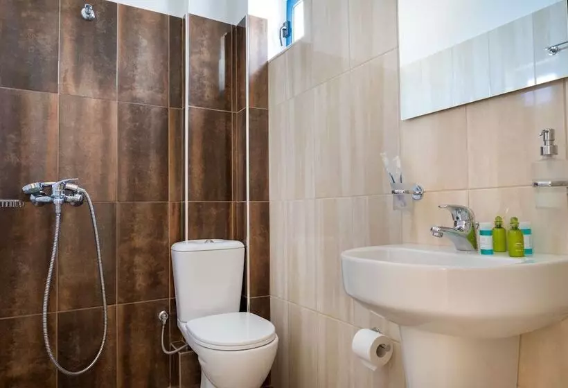 Hotelli John Akroyiali Rooms