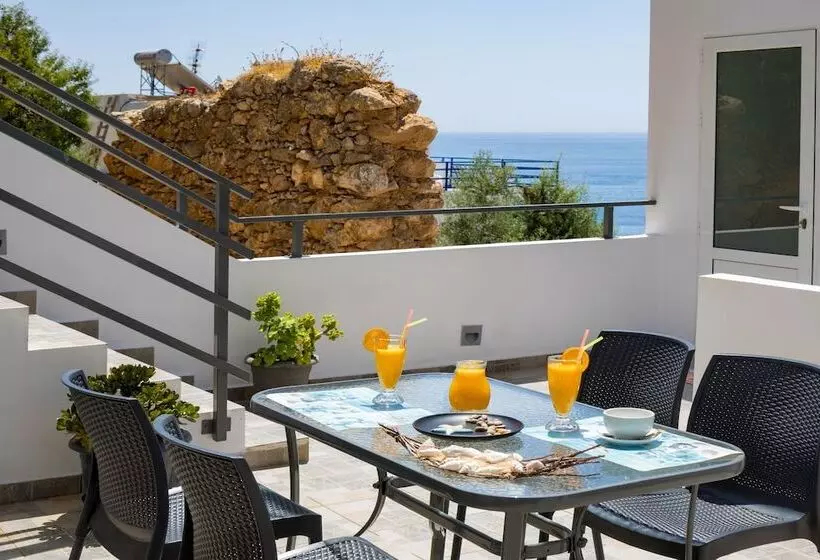 Hotelli John Akroyiali Rooms