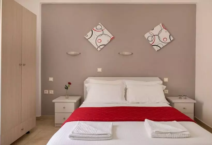 Hotelli John Akroyiali Rooms