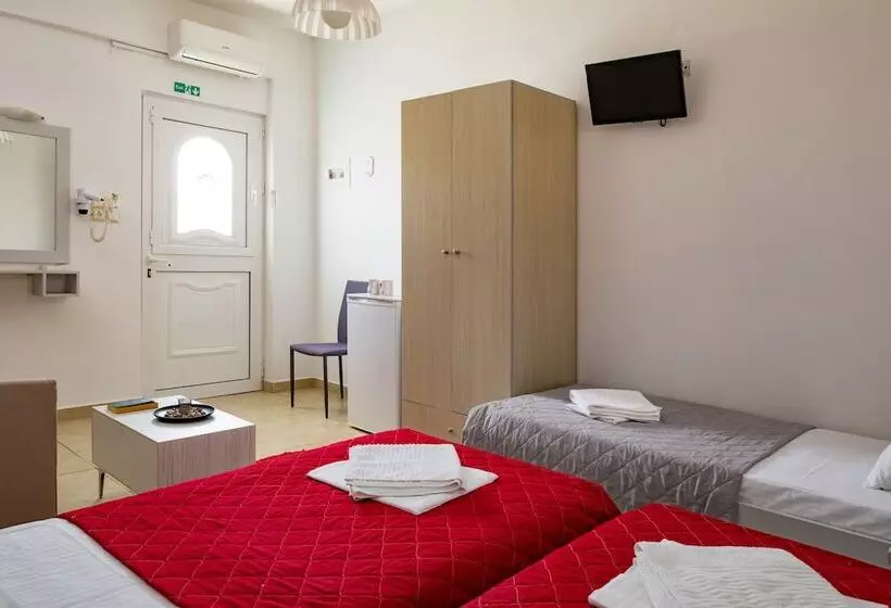 Hotelli John Akroyiali Rooms