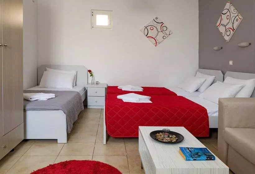 Hotelli John Akroyiali Rooms