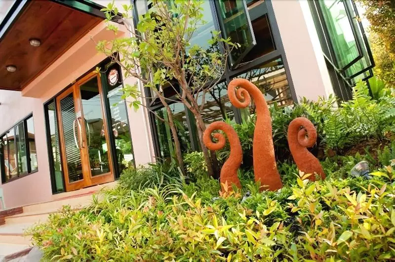 هتل Kwan Phayao Villa