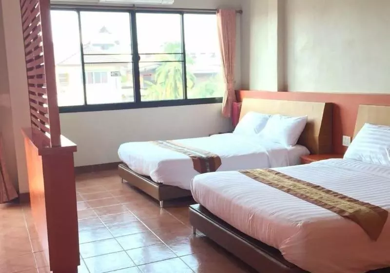 هتل Kwan Phayao Villa