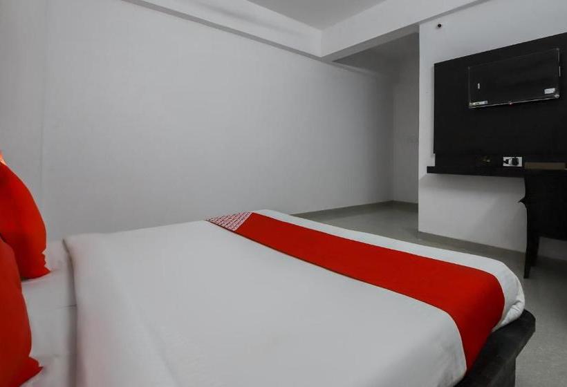 호텔 Oyo 62422 Kriti Palace