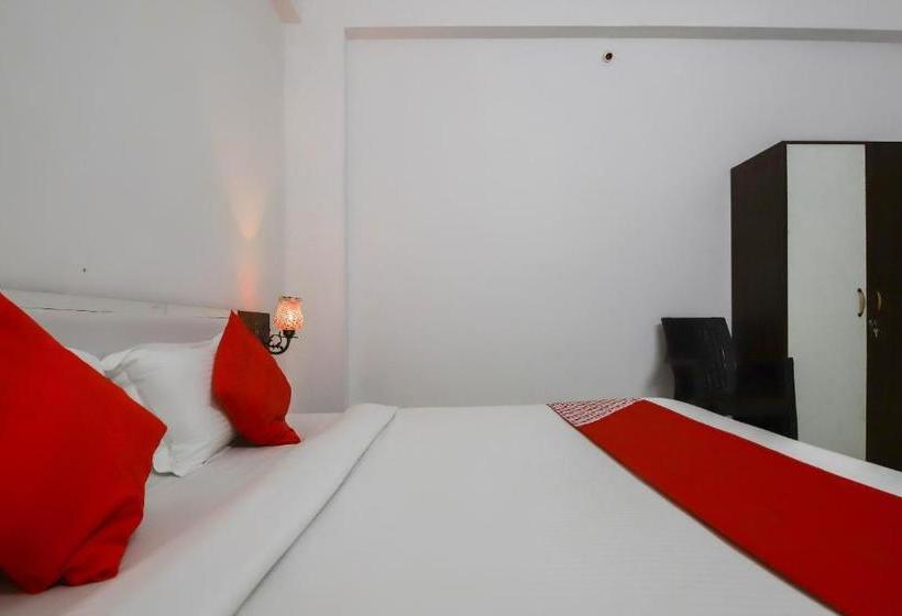 호텔 Oyo 62422 Kriti Palace