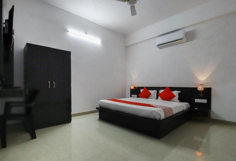 호텔 Oyo 62422 Kriti Palace