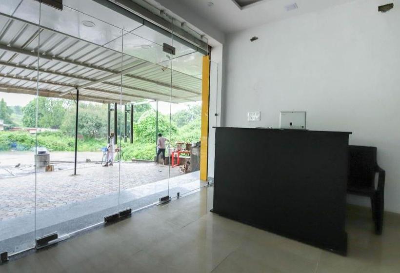 호텔 Oyo 62422 Kriti Palace