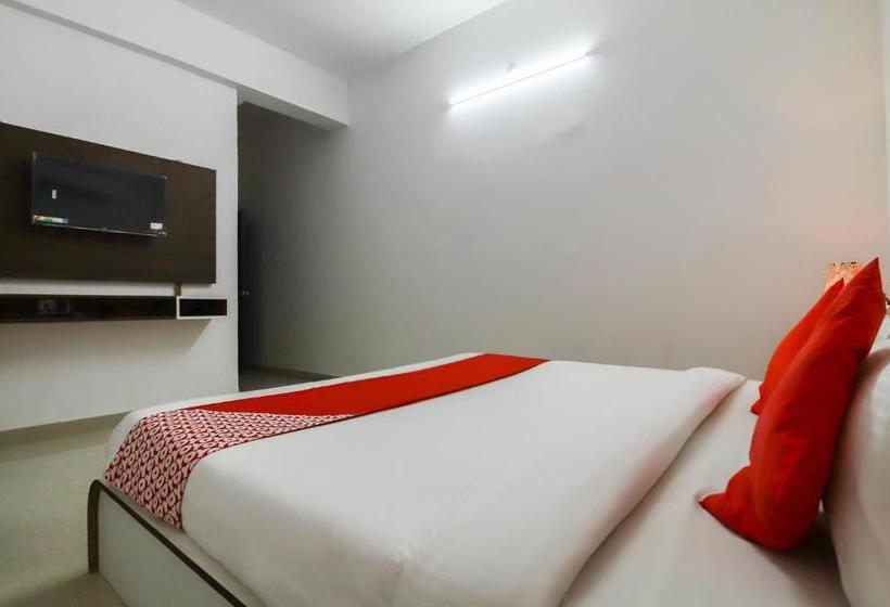 호텔 Oyo 62422 Kriti Palace