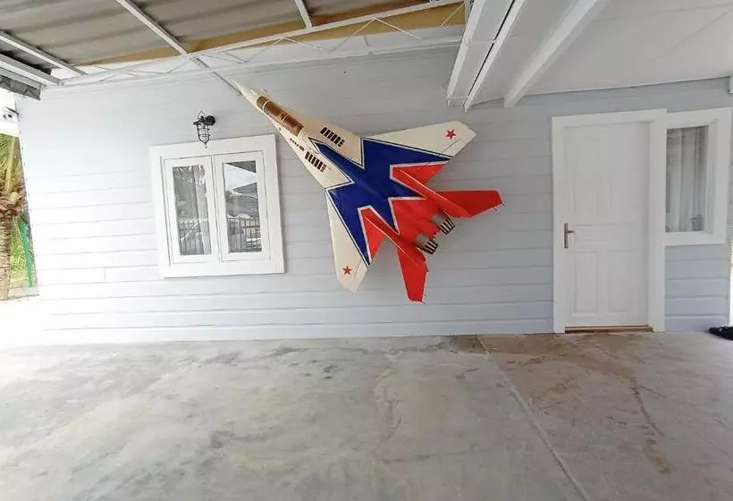 هتل Oyo 90188 Sibu Aeroplane Homestay2u
