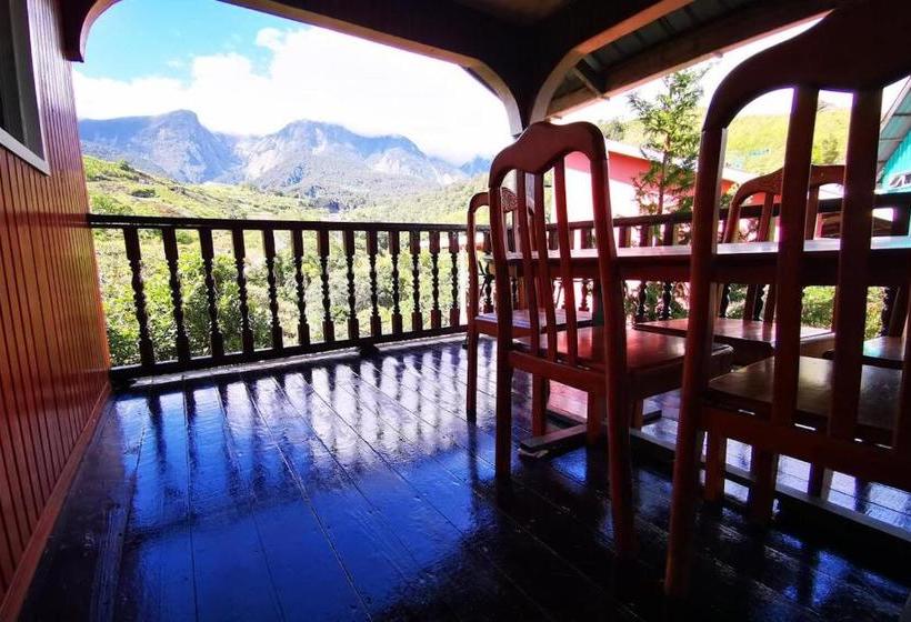 בית מלון כפרי Oyo 90195 Anjung Rehat Jamsari