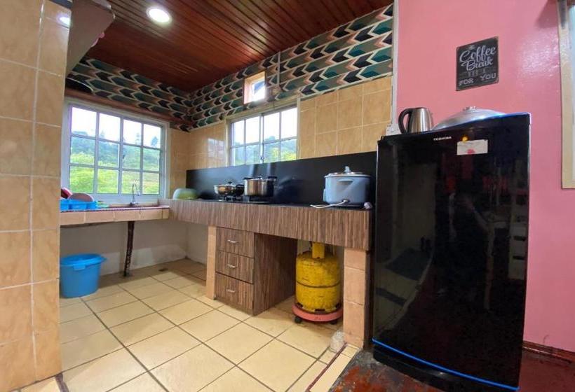 בית מלון כפרי Oyo 90195 Anjung Rehat Jamsari