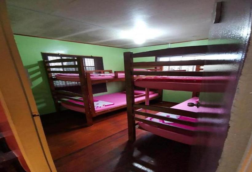 בית מלון כפרי Oyo 90195 Anjung Rehat Jamsari