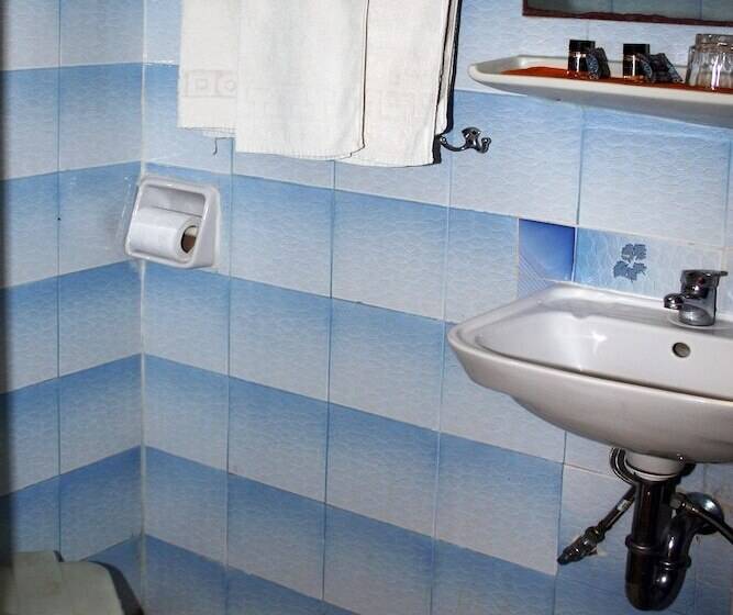 هتل Pension Manos