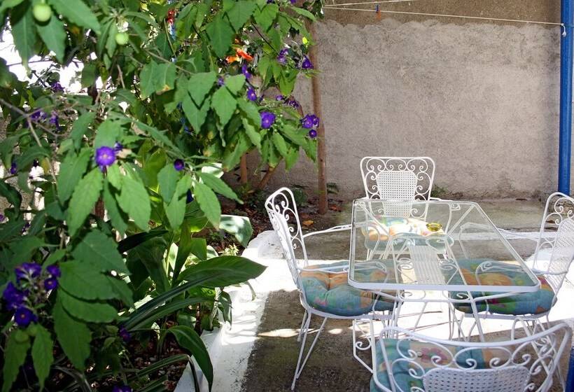 هتل Pension Manos