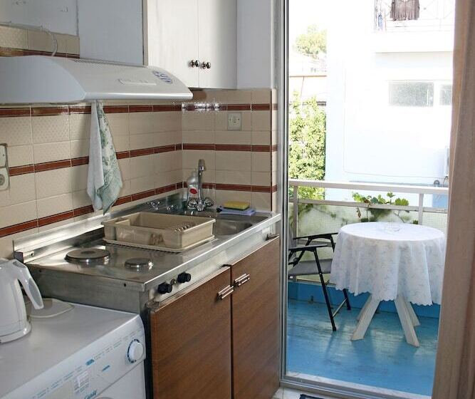 هتل Pension Manos