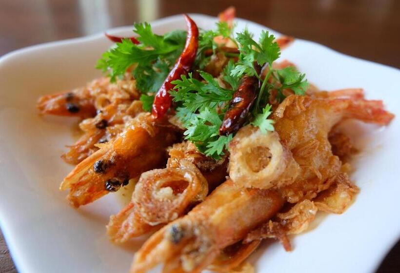 Отель Royal Princess City Lamphun