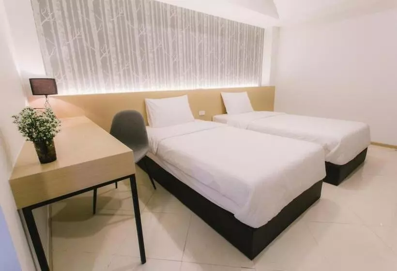 هتل Royal Princess City Lamphun