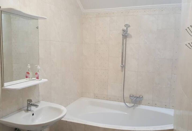 Mini Hotel Universitetskaya