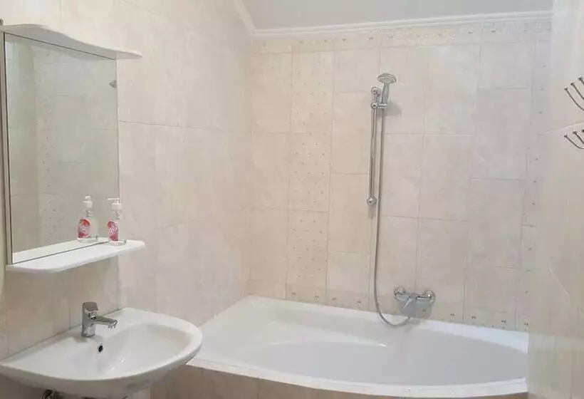 Mini Hotel Universitetskaya