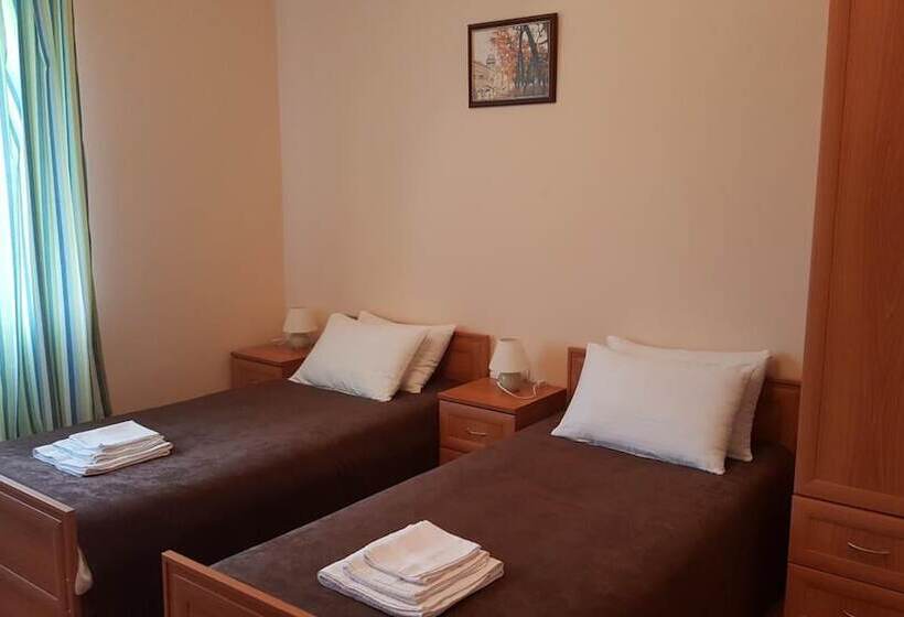 Mini Hotel Universitetskaya