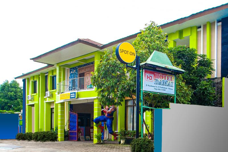 Spot On 2815 Hotel Damai