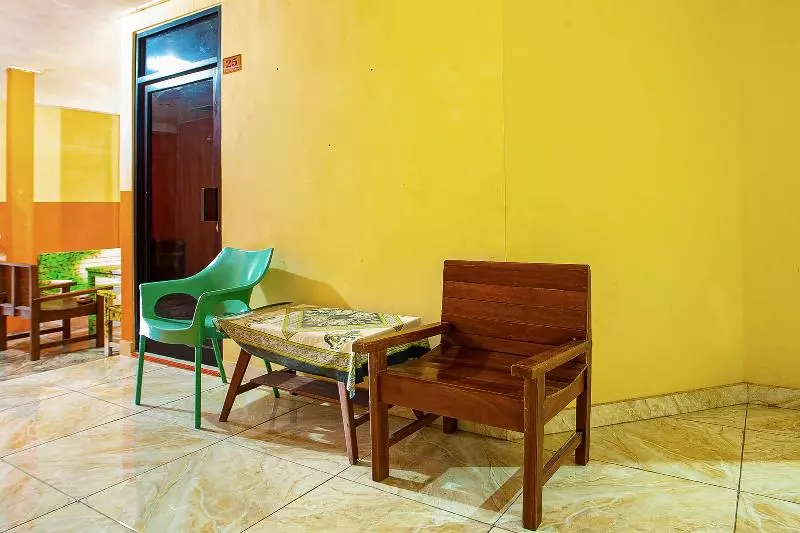 Spot On 2815 Hotel Damai