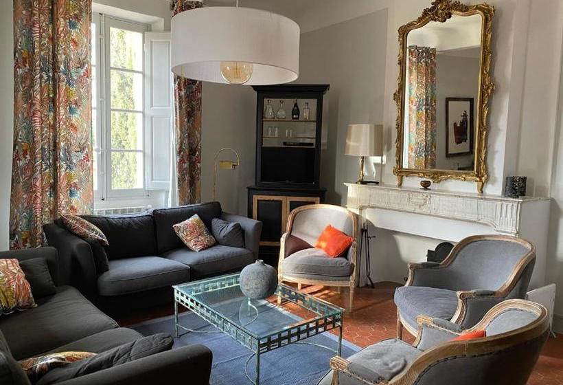 مبيت وإفطار Domaine Les Mûriers