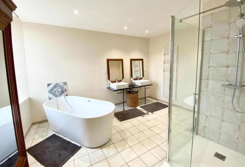 مبيت وإفطار Domaine Les Mûriers